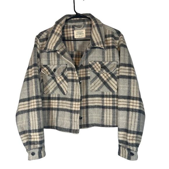Ashley Gray Plaid Collared Button Front Cropped Shacket Women Sz L - Picture 1 of 10